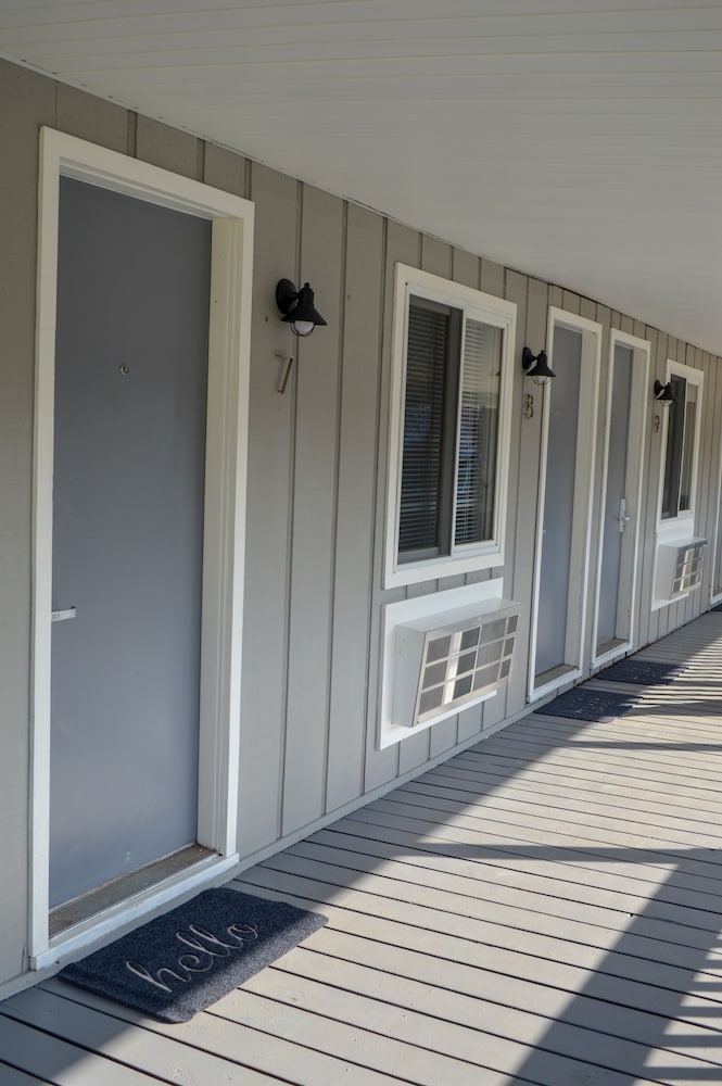 Coastal Suites Resort - photo 42