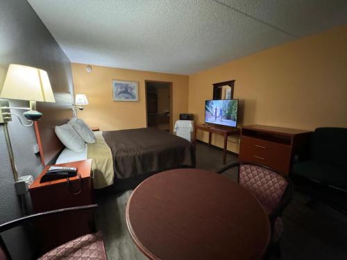 College Inn Spartanburg - photo 23