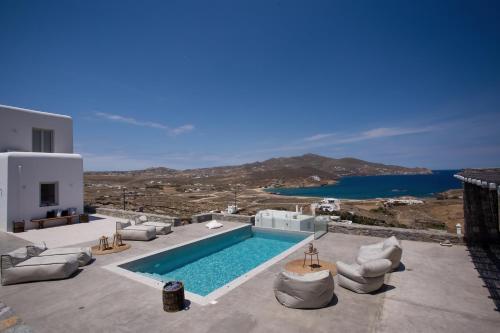 Cabana Seaview Pool Villas w Night Security Guard near Alemagou beach — 4-Star Luxury Hotel in Mykonos, Greece