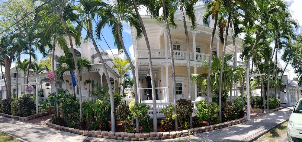 The Palms Hotel - photo 158