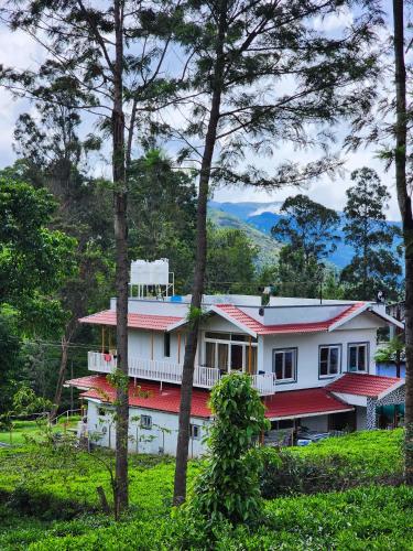 Cloud & Mist Inn Whole Villa Stay with Mountain Views in Kotagiri Near Ooty — 4-Star Luxury Hotel in Kotagiri, India