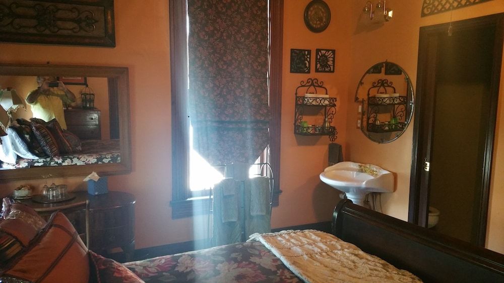 Fig Tree Manor - photo 11