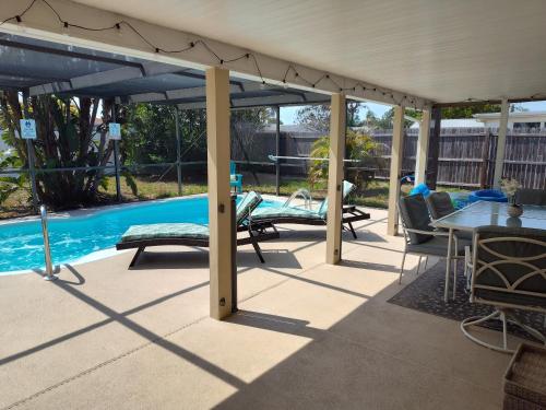 Heated & Screened in Pool — hotel in Port Richey