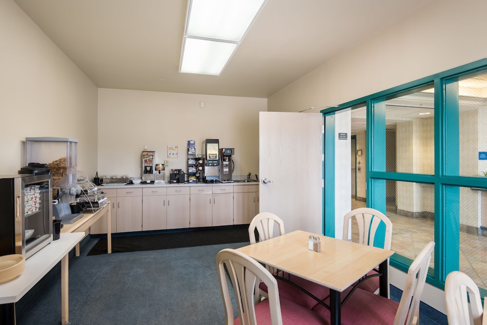 Red Lion Inn & Suites Butte - photo 31