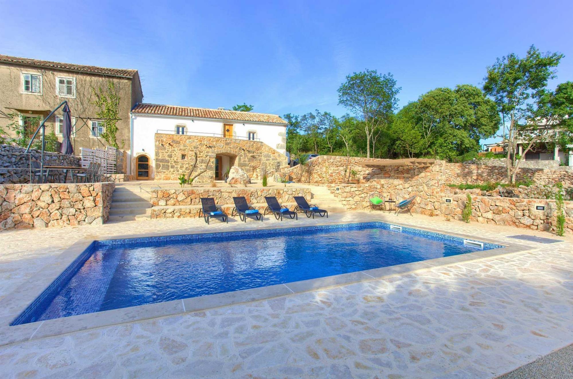 Villa May — 4-Star Luxury Hotel in Dobrinj, Croatia