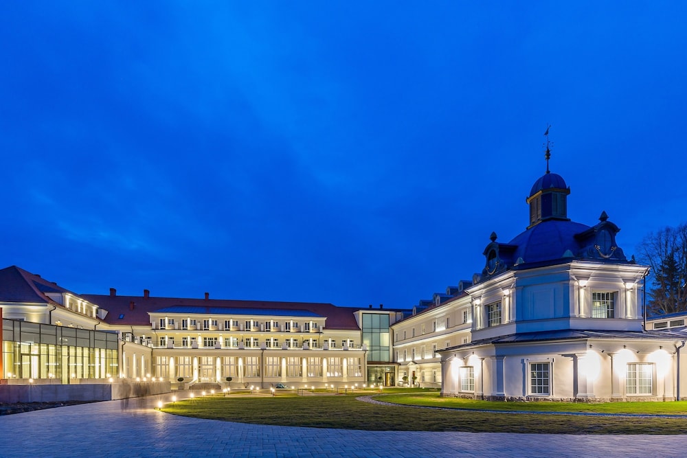 Royal Palace - carbon neutral hotel in Turcianske Teplice