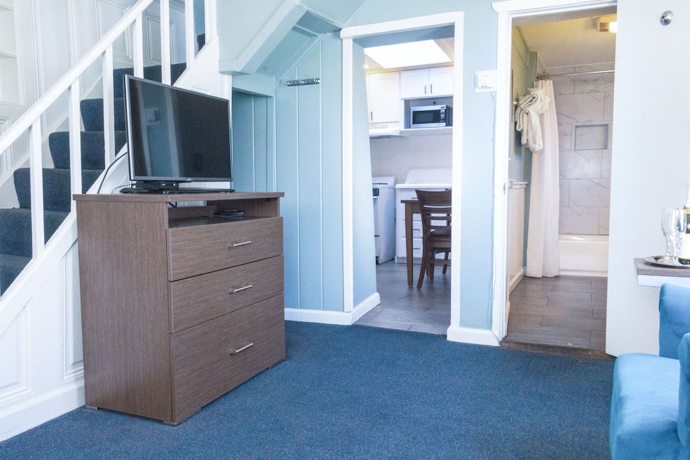 Ocean Echo Inn and Beach Cottages - photo 24