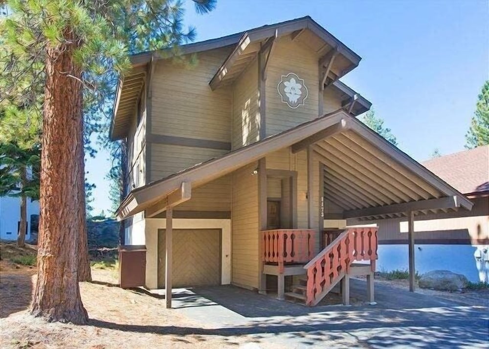 1173 Timber Lane - featured photo