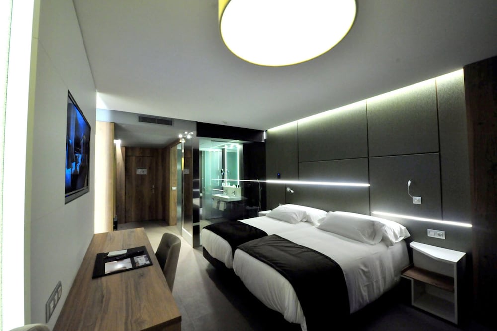 Hotel Spa Ciudad de Binefar — 4-Star Luxury Hotel in Binefar, Spain