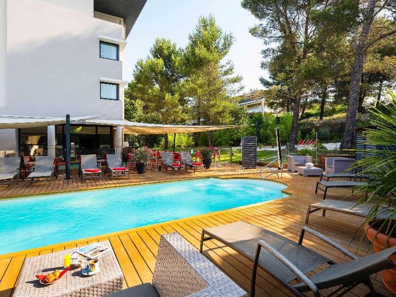 Mercure Aix En Provence La Duranne Gare Tgv — 4-Star Luxury Hotel in Aix-En-Provence, France