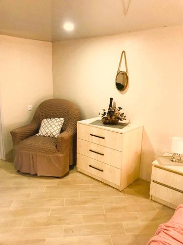 Apartment 19