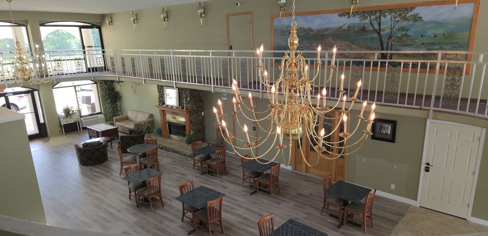 Americana Inn - photo 2