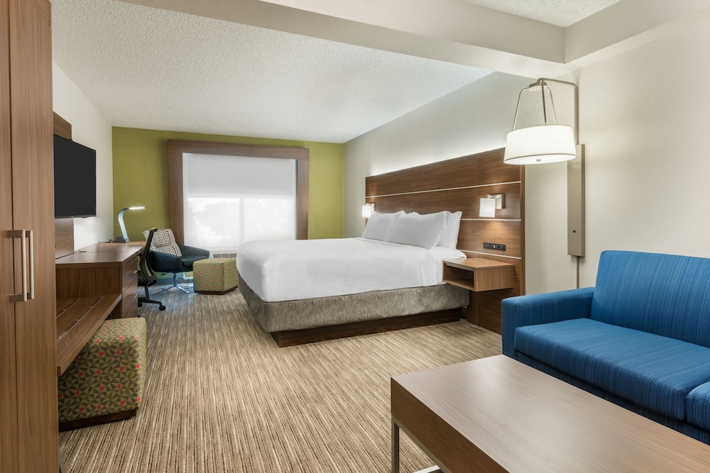 Holiday Inn Express Hotel & Suites Bentonville by IHG - photo 6