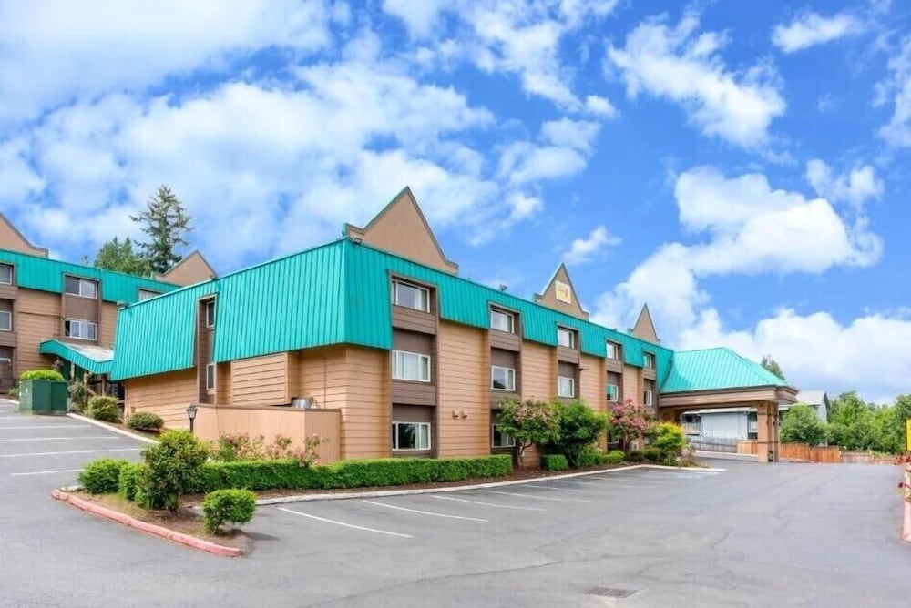 Sutton Suites Hotel - photo 22