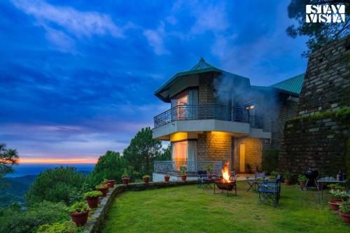 StayVista at Gulmohar Estate Luxury Hill Stay Kasauli in Kasauli, India