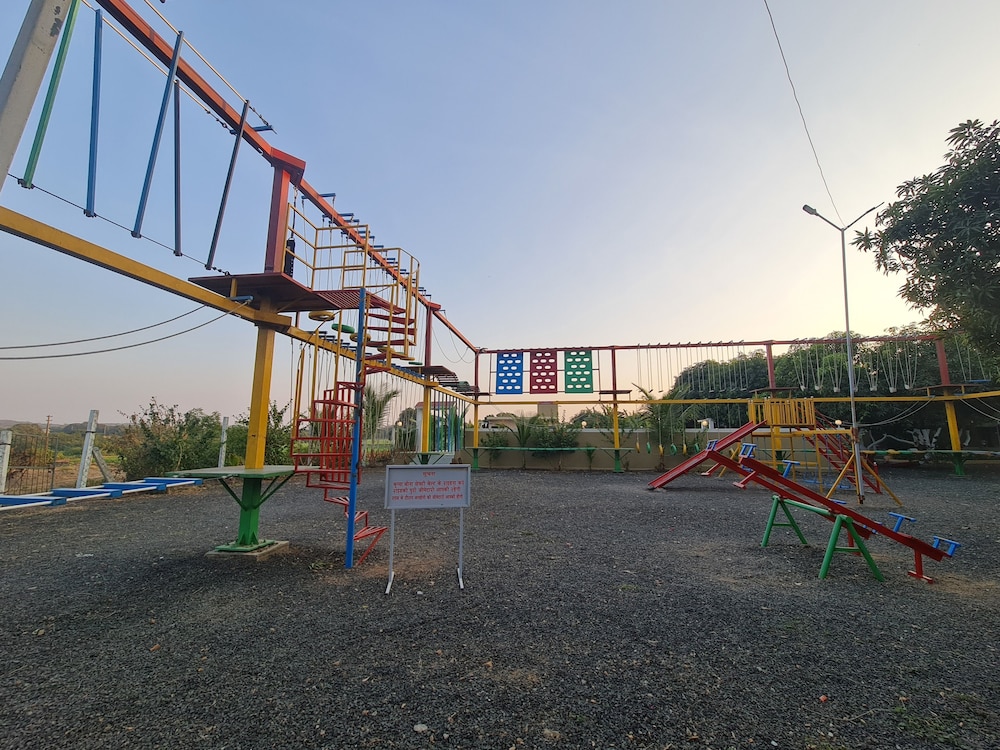 Shree Murlidhar Farm and resort in Mendarda, India