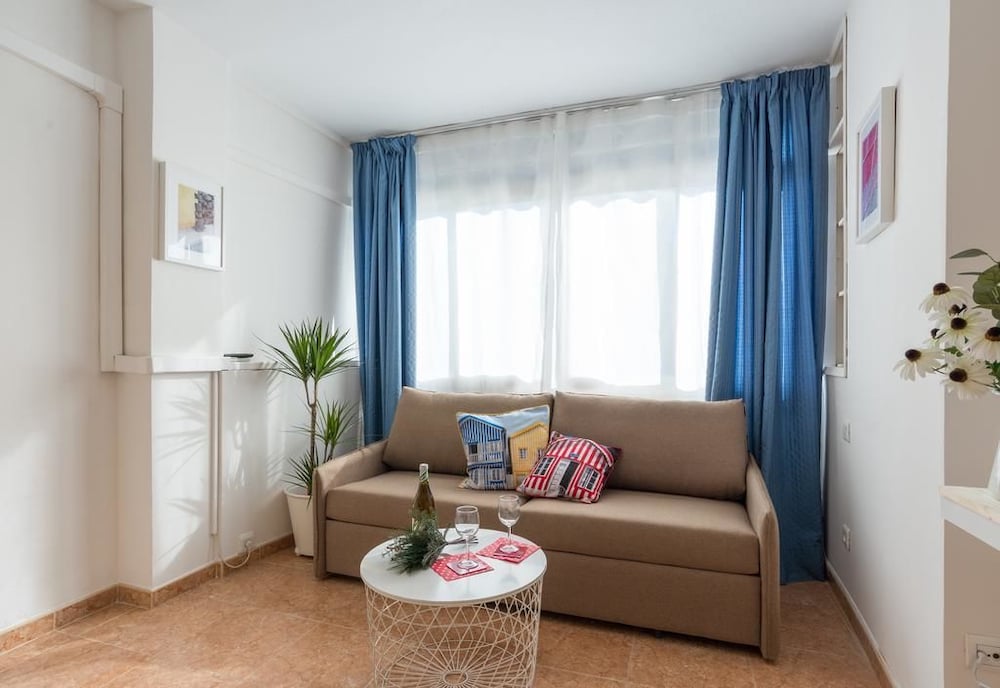 Bianca Chic Studio Carihuela Beach at 300m in Torremolinos, Spain