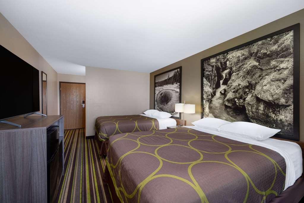 Super 8 by Wyndham Belgrade Bozeman Airport - photo 21