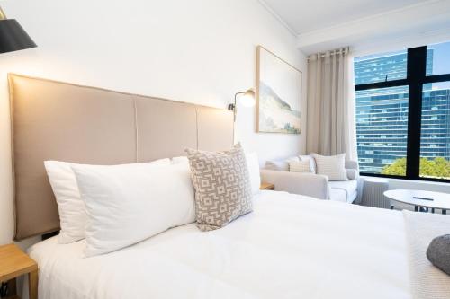 803 Zeeland Pier Premium 8th Floor Studio Near CTICC with Parking