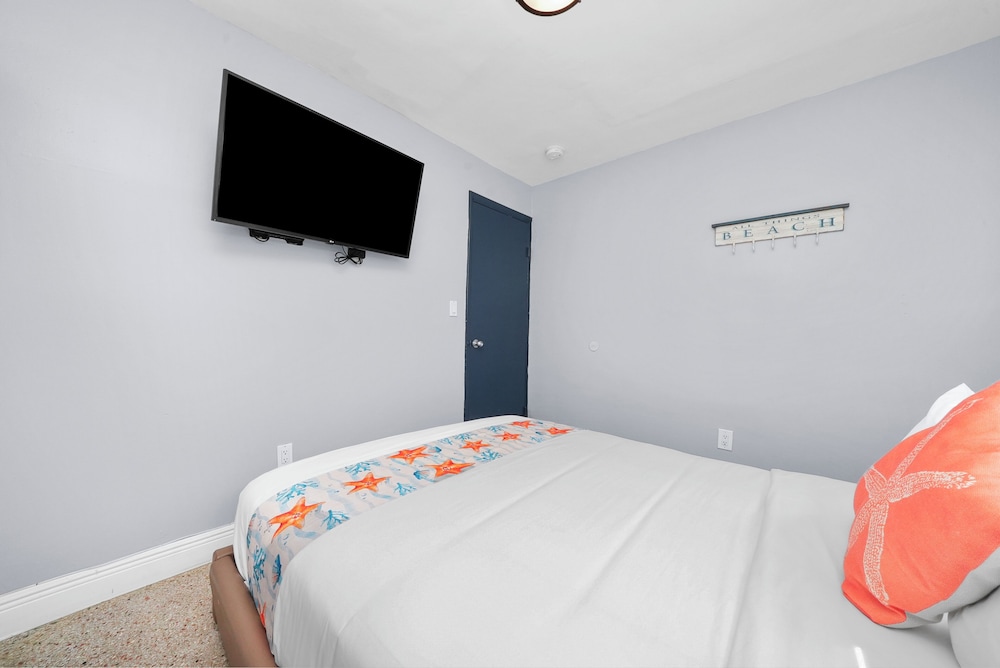 Hollywood Beach Suites - photo 21