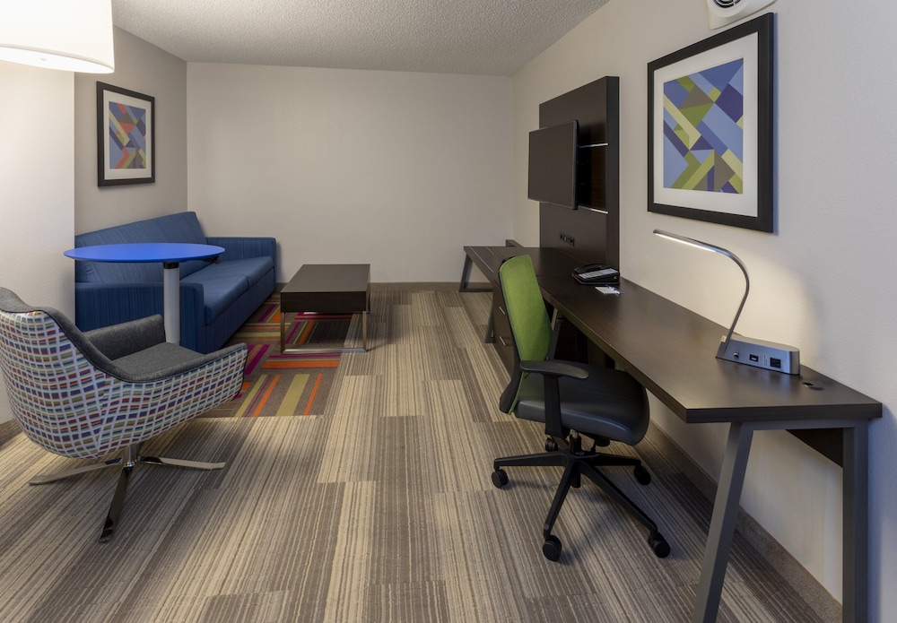 Holiday Inn Express & Suites Vadnais Heights by IHG - photo 27