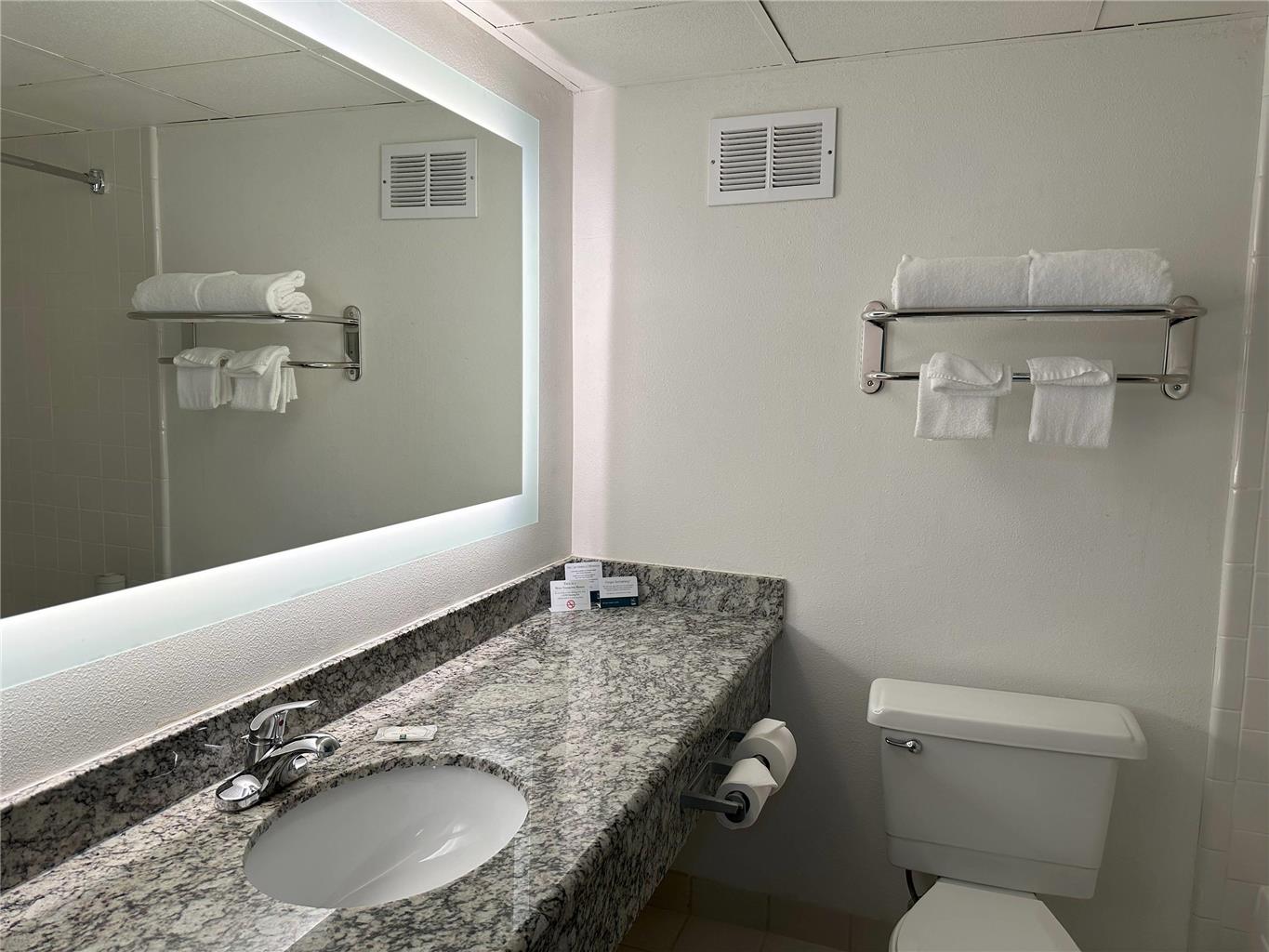 Quality Inn & Suites Everett - photo 20