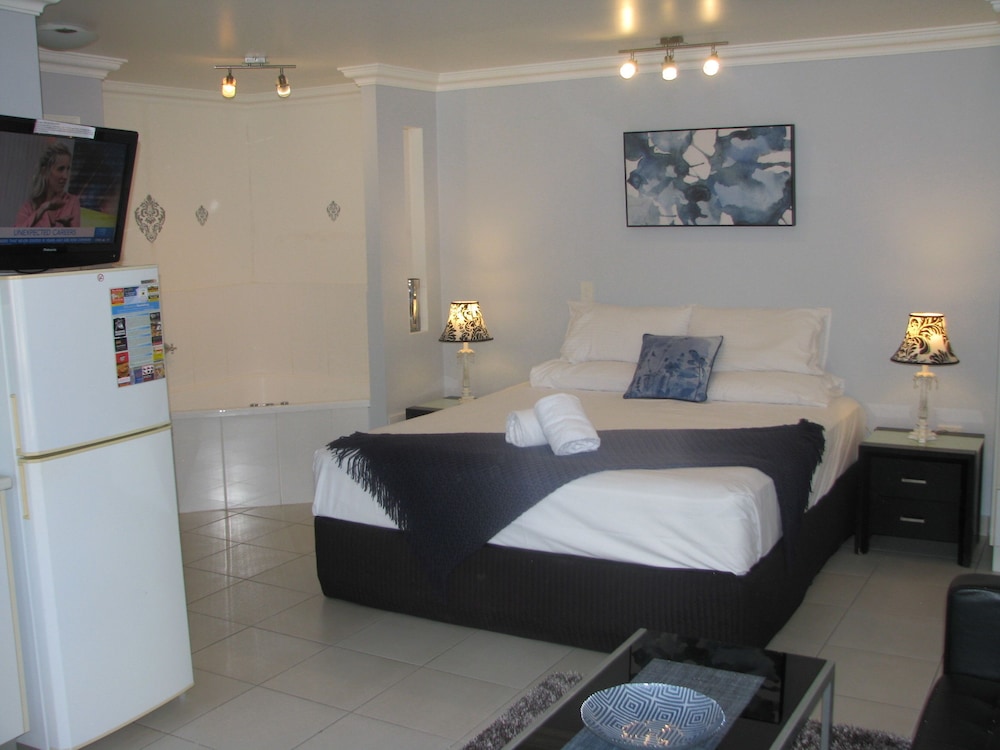 Charm City Motel — hotel in Bundaberg