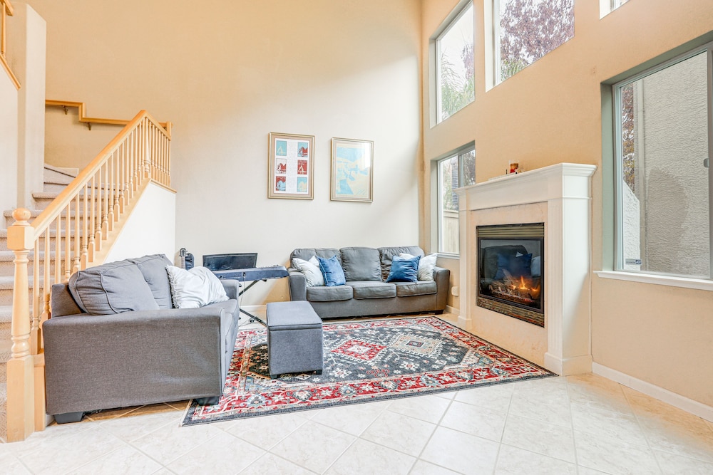Modern California Escape Near Kayaking & Downtown — hotel in Folsom