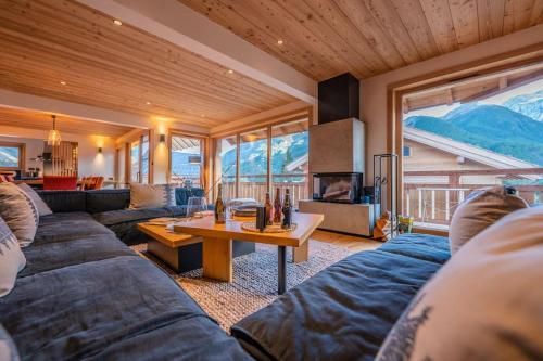 Chalet Malago ll — 4-Star Luxury Hotel in Le Monetier-Les-Bains, France