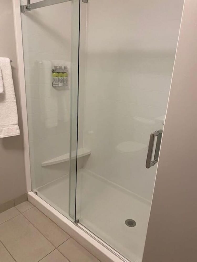 Holiday Inn Express & Suites Warrensburg North by IHG - photo 20