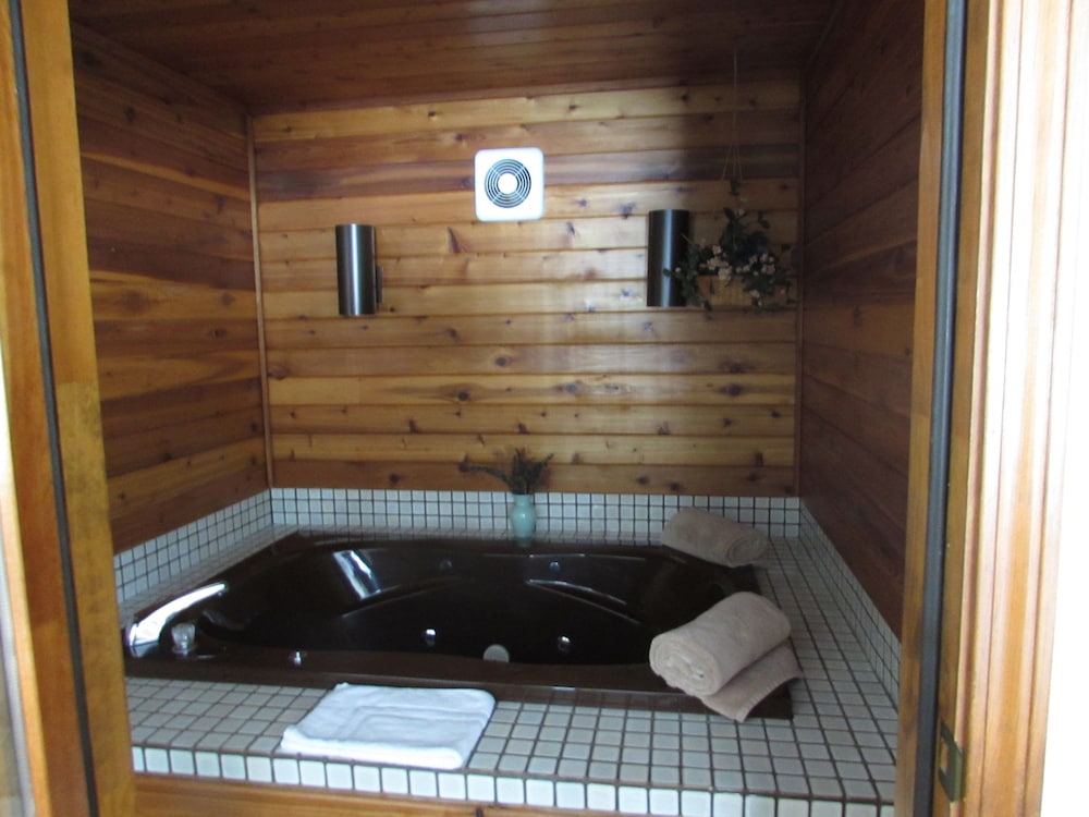 Woodland Motor Lodge - photo 11