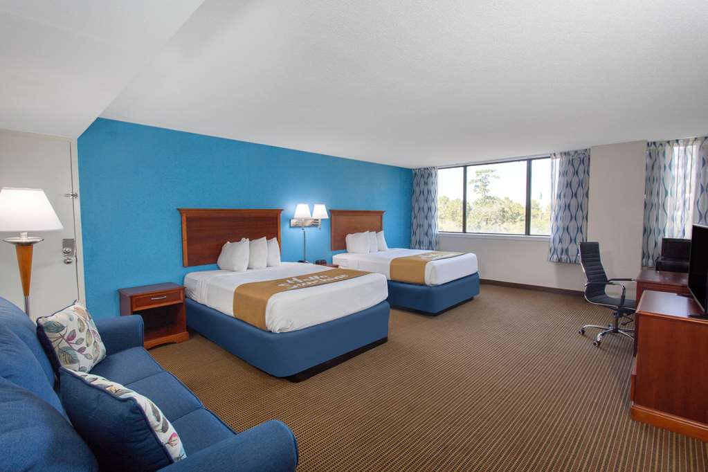 Days Inn & Suites by Wyndham Tallahassee Conf Center I 10 - photo 13