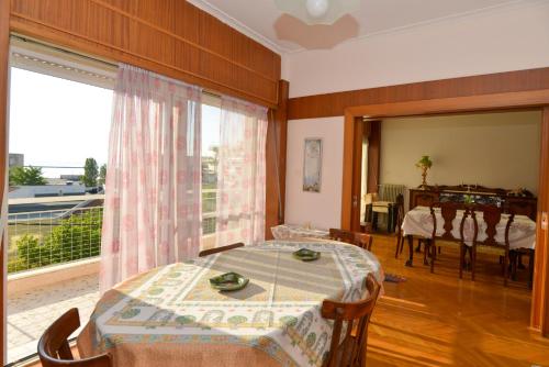 Mytilini central apt 5 min walk from port shops — 4-Star Luxury Hotel in Mytilene, Greece