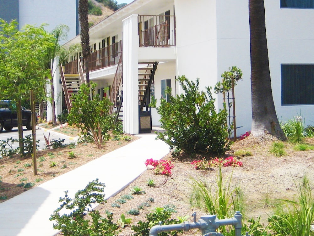 Hotel Iris San Diego - photo 32