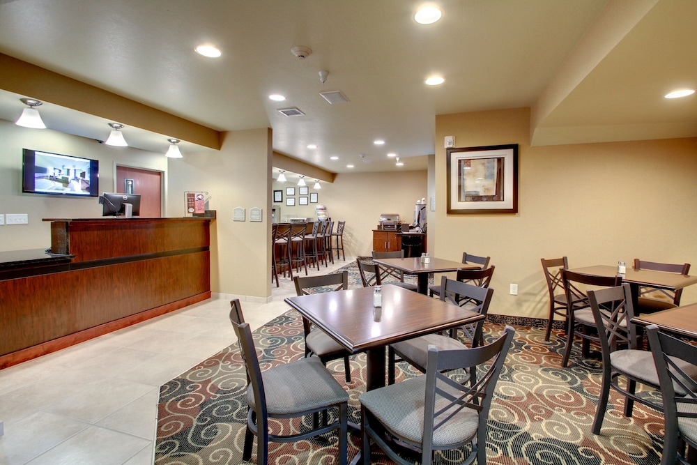 Cobblestone Inn & Suites Schuyler - photo 42