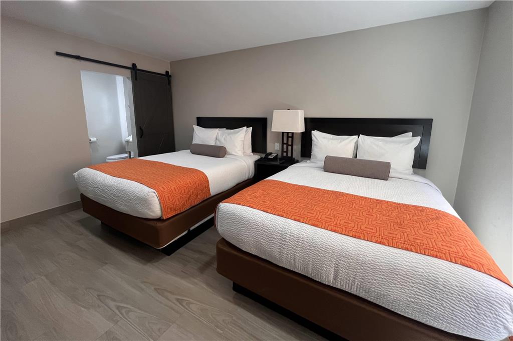 Howard Johnson by Wyndham Flagstaff University West - photo 10