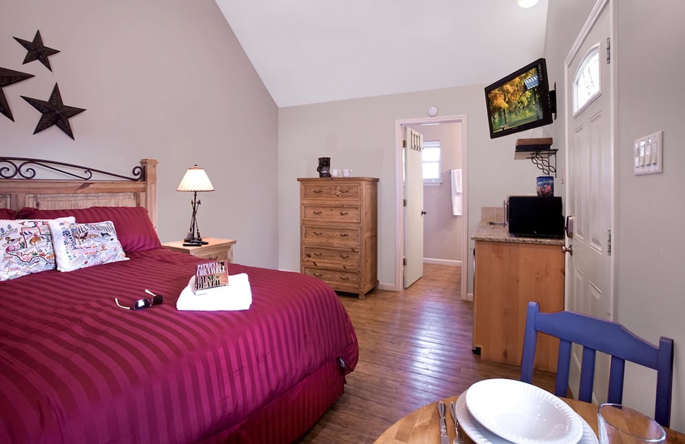 Blanco Riverside Cottages & RV - photo 6