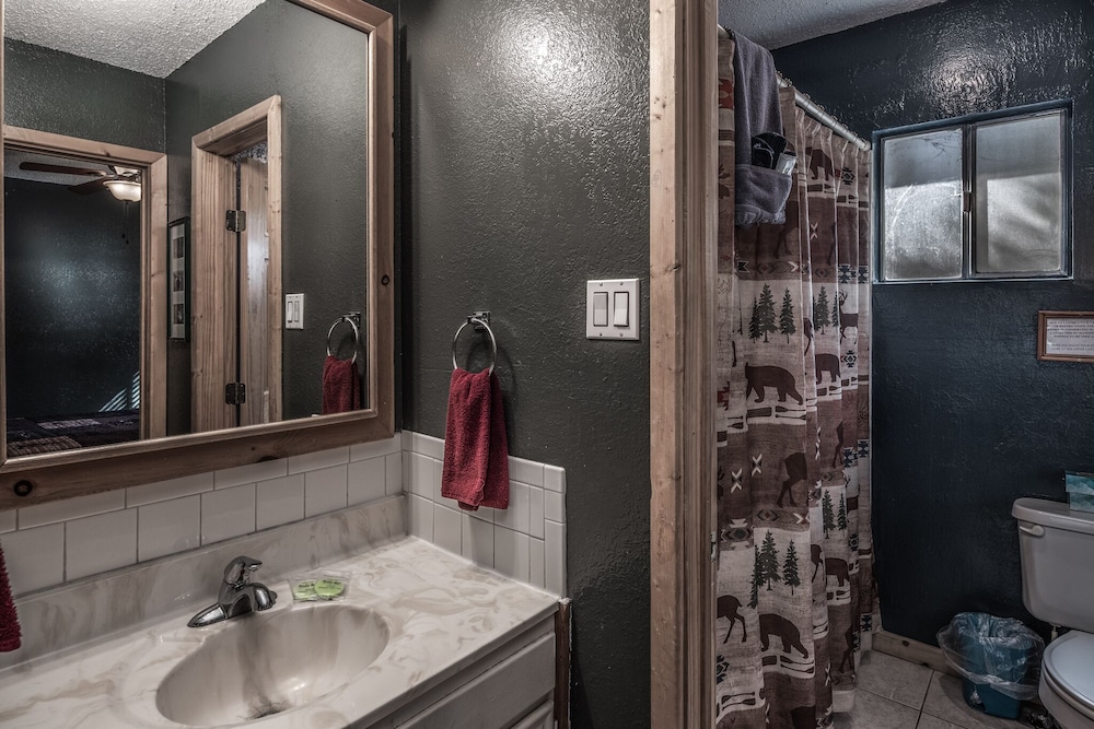 Upper Canyon Inn & Cabins - photo 125