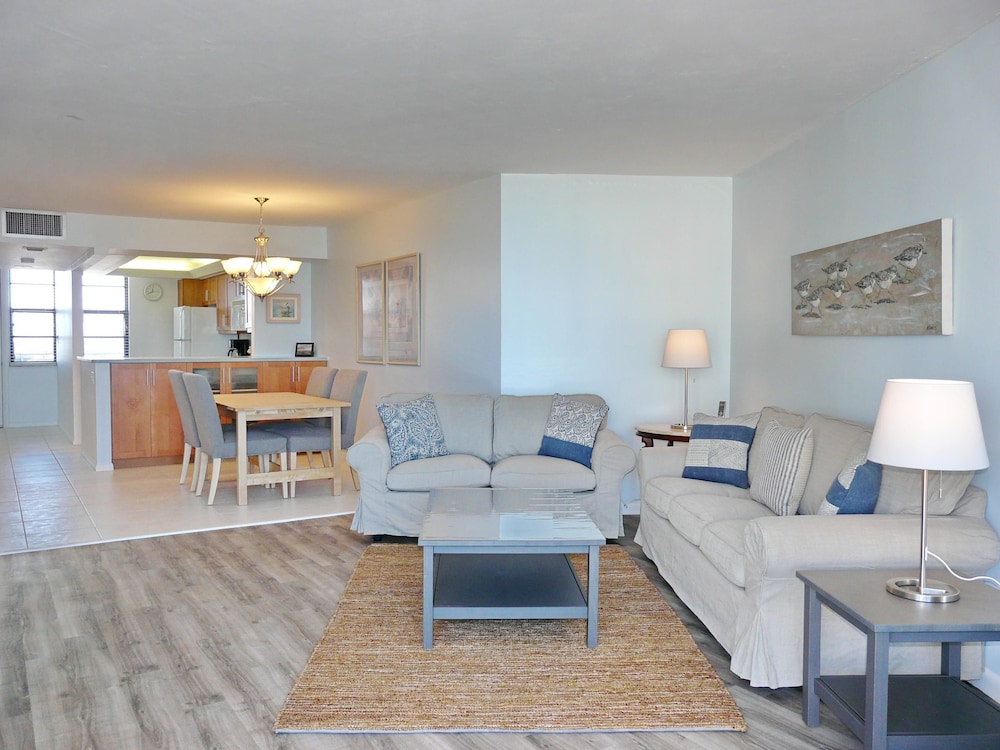 South Seas Tower 2 1001 - photo 12