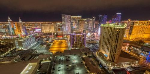 No Resort Fee Strip View Balcony Free Valet Pool