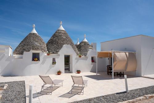 GuestHost Trullo Cargiulo Rustic Elegance — 4-Star Luxury Hotel in Martina Franca, Italy