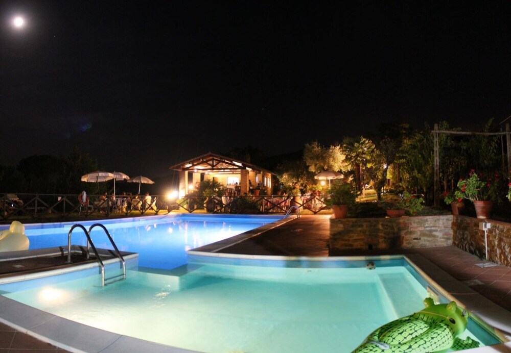 Tenuta di Caiolo — 4-Star Luxury Hotel in Panicale, Italy