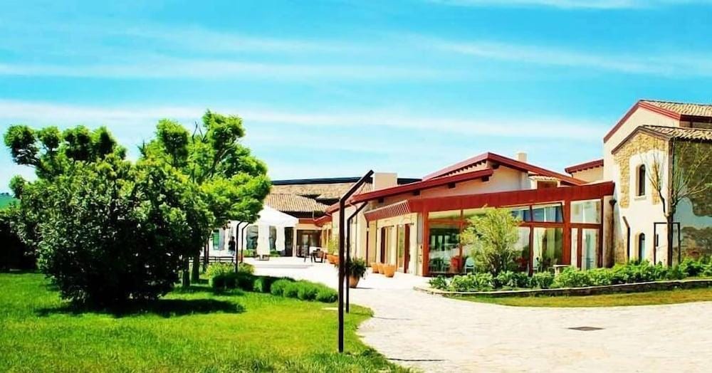 Le Masserie Del Falco — 4-Star Luxury Hotel in Forenza, Italy