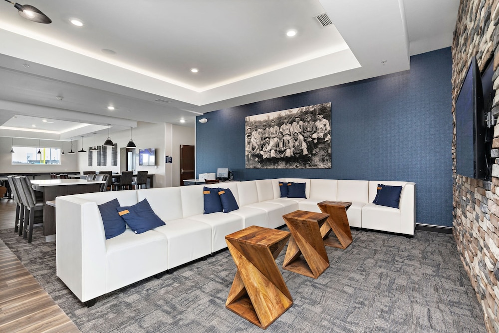 Holiday Inn Exp Parkville - photo 99