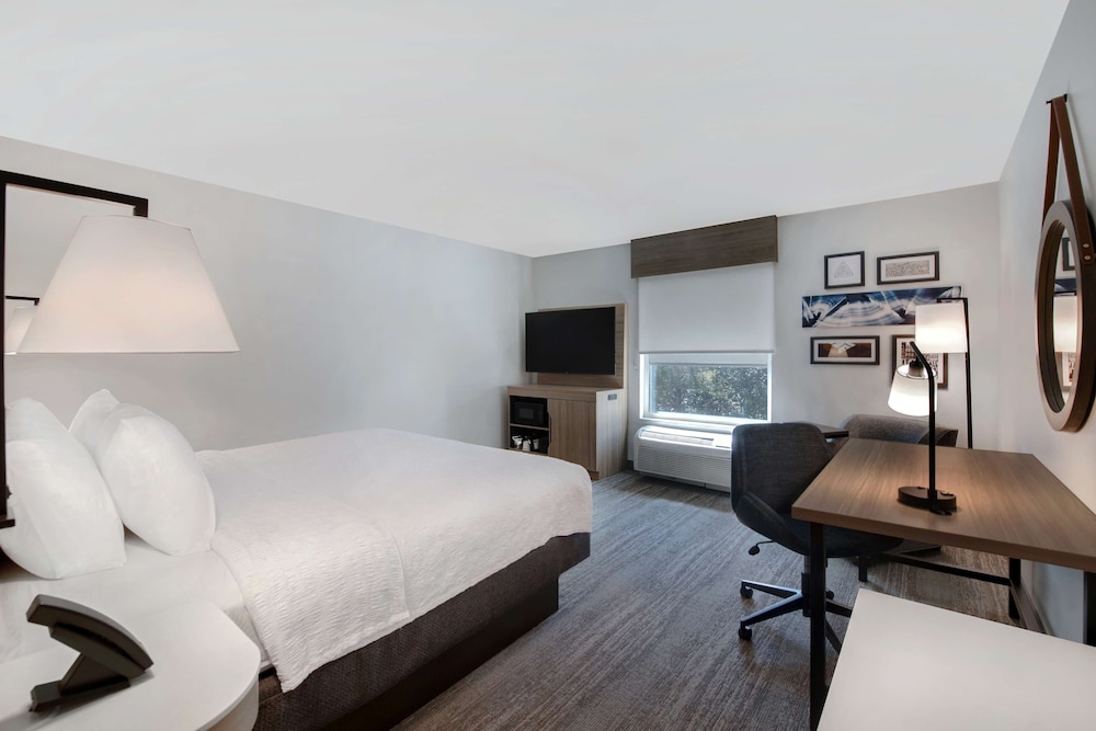Hampton Inn Anderson Alliance Business Park - photo 14