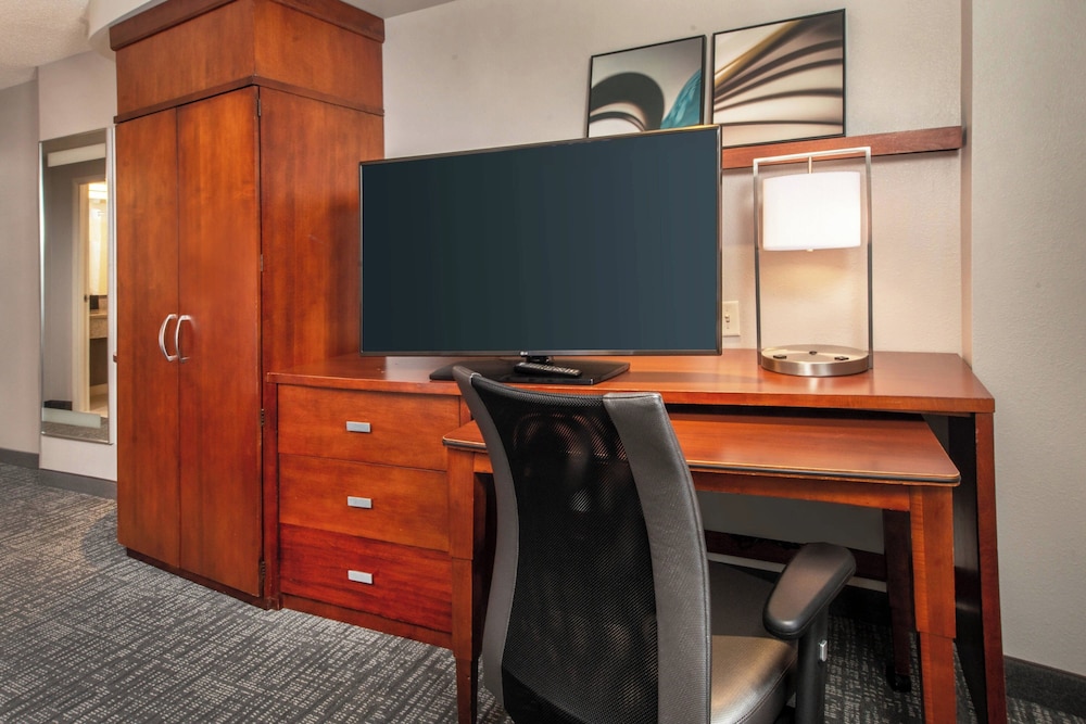 Courtyard by Marriott Dunn Loring Fairfax - photo 9