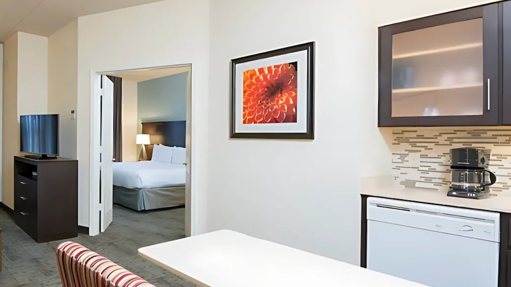 Staybridge Suites Chicago Oakbrook Terrace by IHG - photo 11