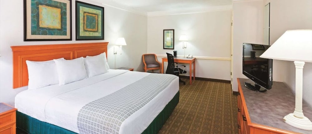 Rodeway Inn College Station TX - photo 2