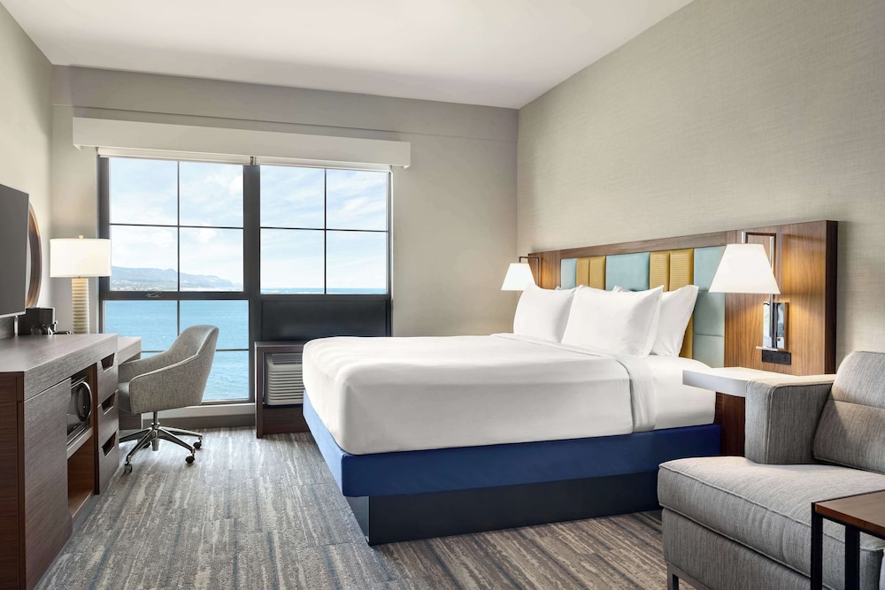 Hampton Inn & Suites by Hilton Maui North Shore - photo 16