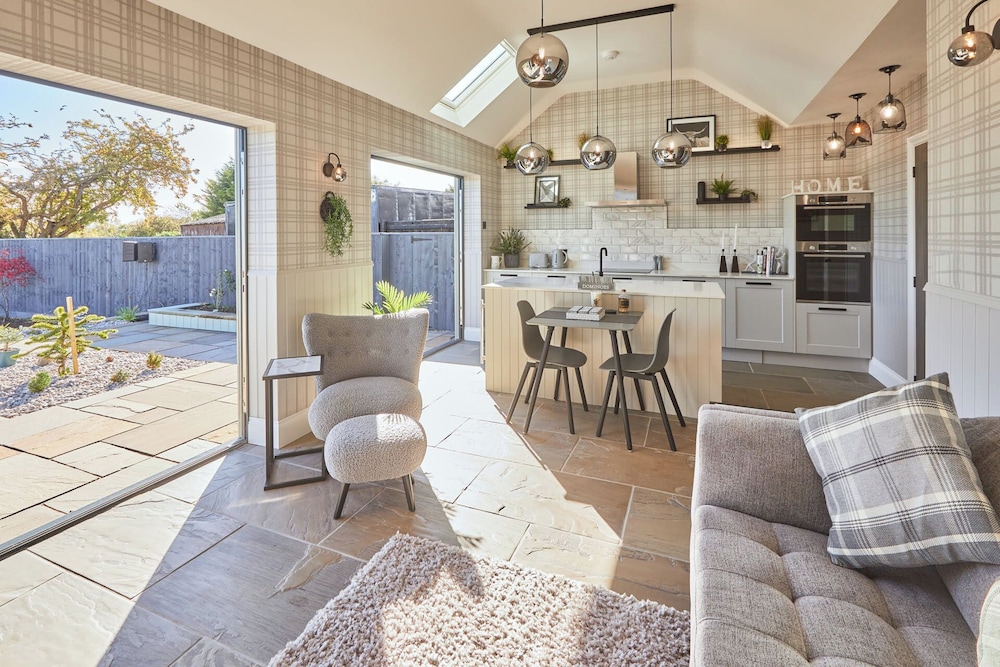 Host & Stay The Stables — Yarm — photo 4